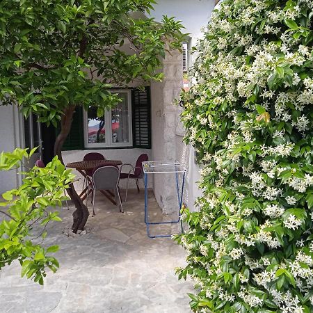 פודגורה Harbour-Side Apartment With Beautiful Terrace מראה חיצוני תמונה