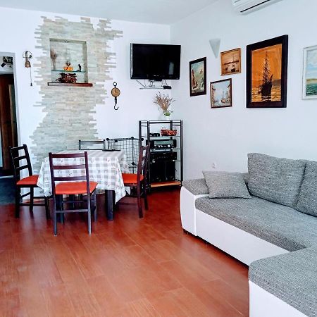 פודגורה Harbour-Side Apartment With Beautiful Terrace מראה חיצוני תמונה