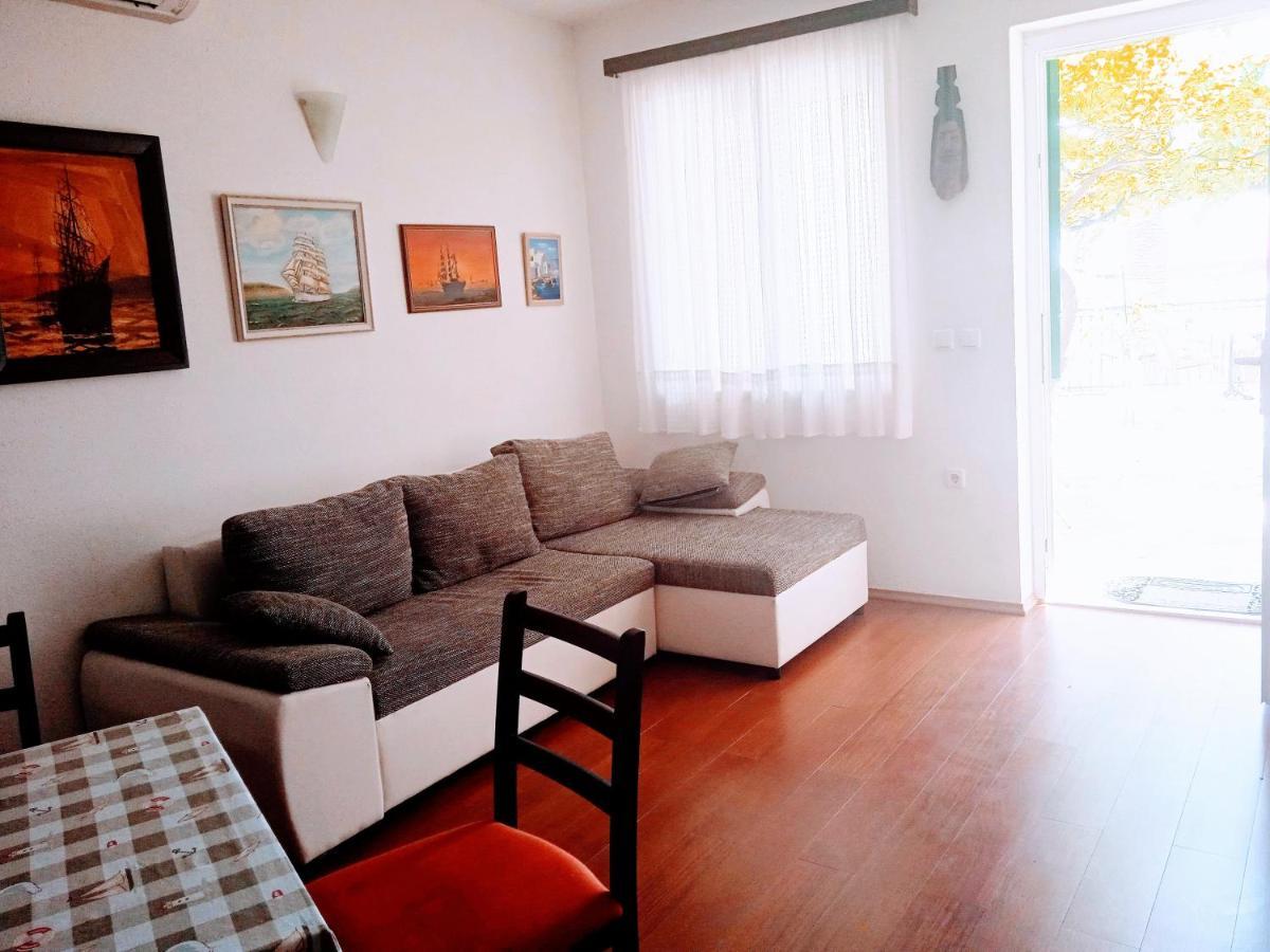 פודגורה Harbour-Side Apartment With Beautiful Terrace מראה חיצוני תמונה